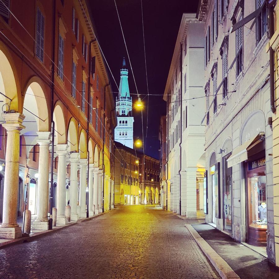 Casa Viola, Deliziosa Mansarda In Centro Storico Leilighet Modena Eksteriør bilde